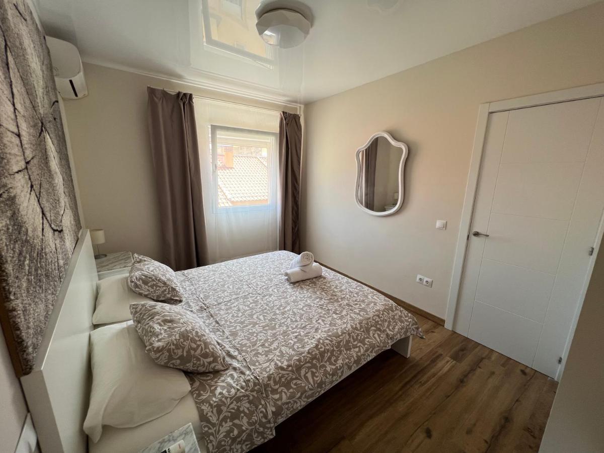 Genuar Apartments Malaga Center. Free Parking Bagian luar foto