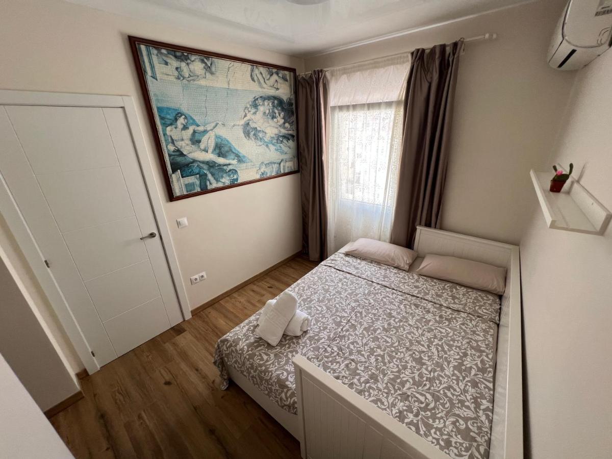 Genuar Apartments Malaga Center. Free Parking Bagian luar foto